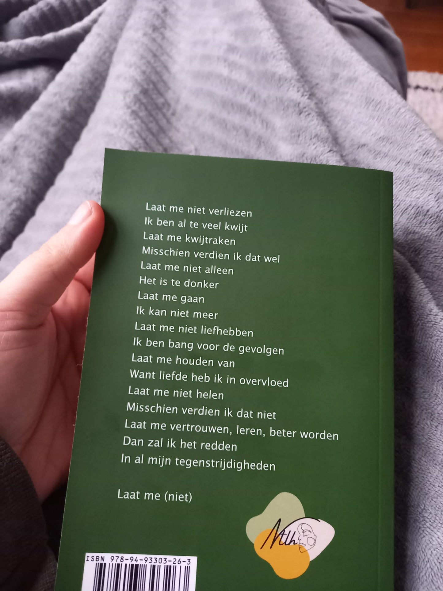 Dichtbundel 'Laat me (niet)' van Nina te Lintel Hekkert