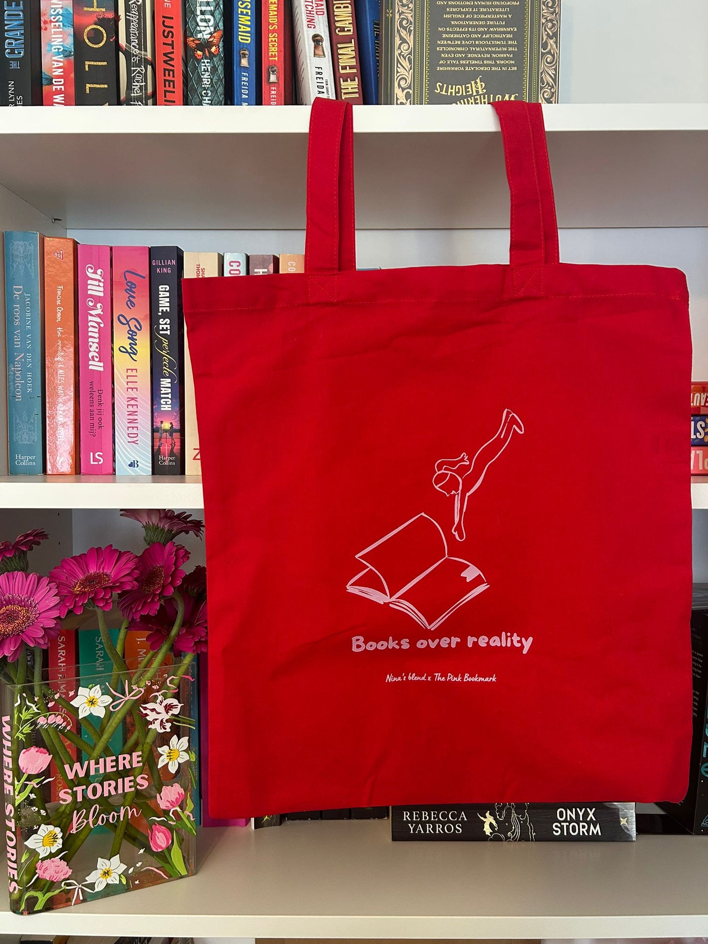 Books over reality - Collab tasje