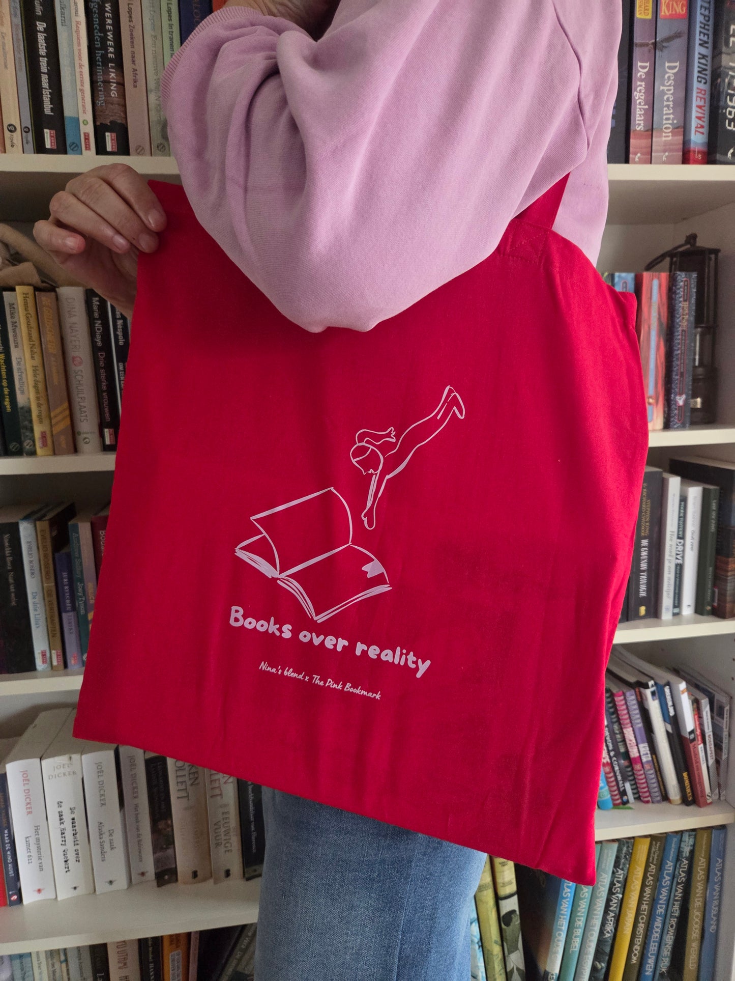 Books over reality - Collab tasje